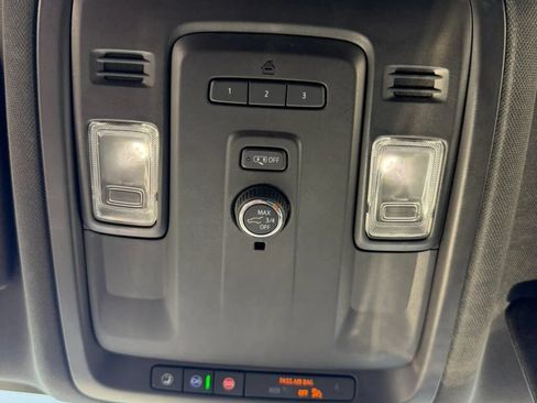 Used 2021 Chevrolet Suburban LT AWD/4WD image 28