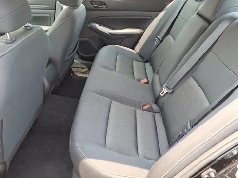 Used 2025 Nissan Altima 2.5 SV FWD image 13
