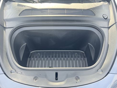 Used 2021 Tesla Model Y Long Range image 31