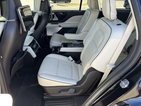 Used 2020 Lincoln Aviator Black Label w/ Dynamic Handling Package image 32