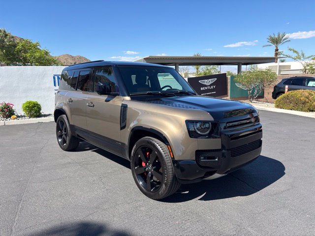 Used 2023 Land Rover Defender 110 X AWD/4WD image 3