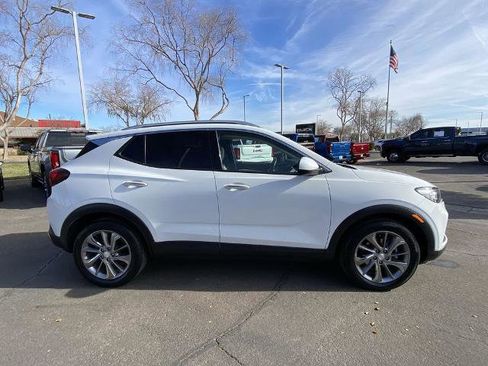 Used 2020 Buick Encore GX Essence w/ Experience Buick Package image 2