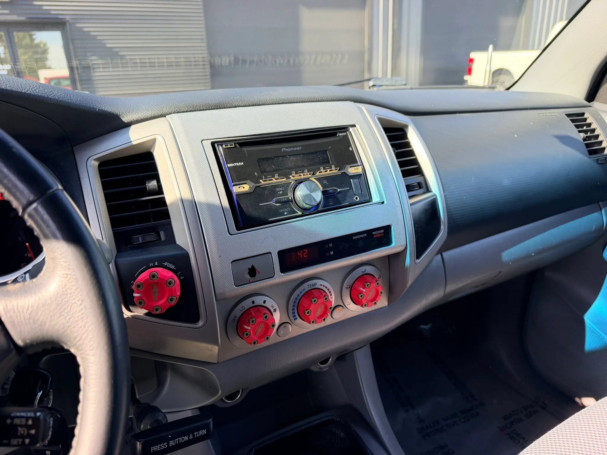 Used 2005 Toyota Tacoma 4x4 Double Cab image 13