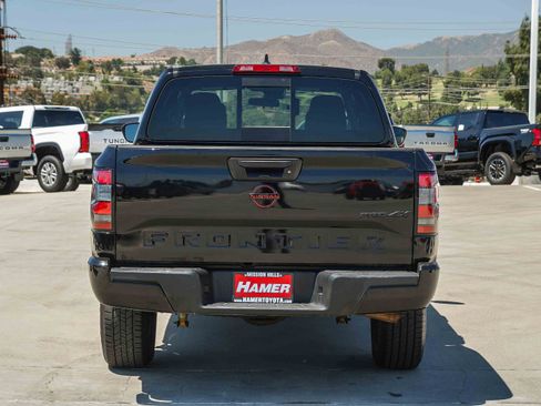 Used 2024 Nissan Frontier PRO-4X AWD/4WD image 6