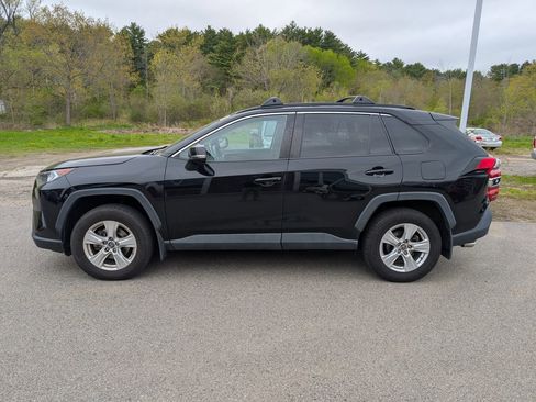 Used 2019 Toyota RAV4 XLE w/ Convenience Package AWD/4WD image 2
