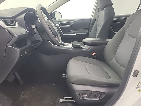 Used 2025 Toyota RAV4 XLE image 26