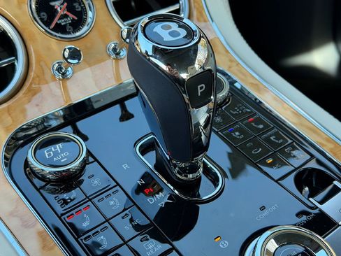 Used 2023 Bentley Continental GT Mulliner image 28