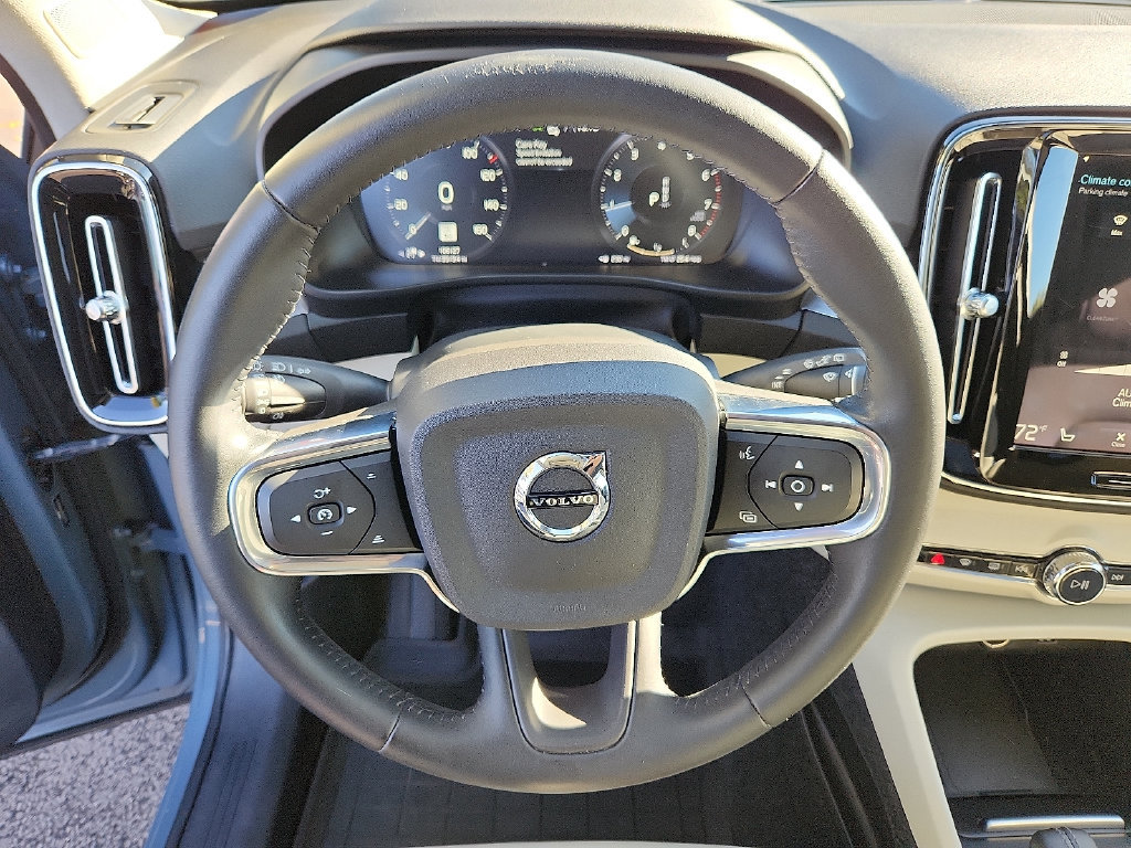 Used 2021 Volvo XC40 T5 Momentum w/ Premium Package AWD/4WD image 20