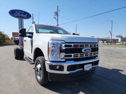 New 2024 Ford F350 XL w/ Snow Plow Prep Package AWD/4WD image 3