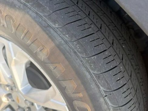 Used 2021 Chevrolet Traverse LT AWD/4WD image 5