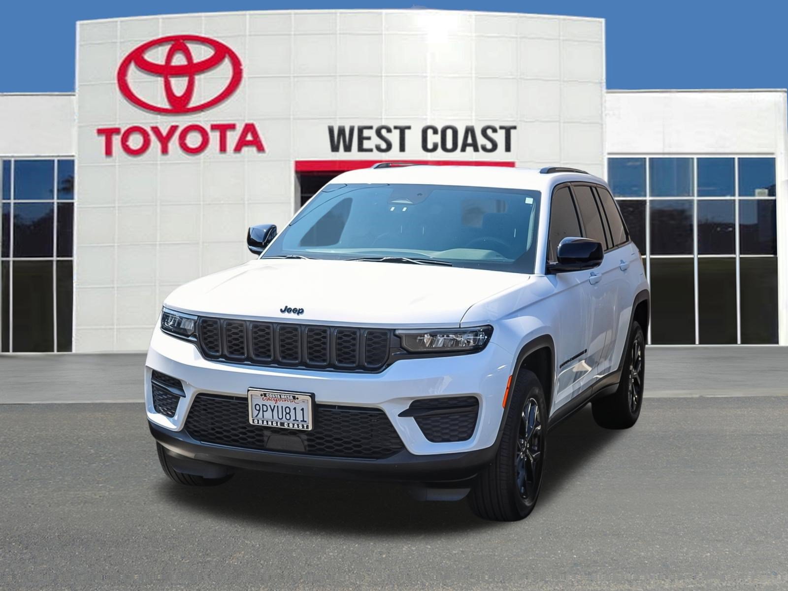 Used 2024 Jeep Grand Cherokee Altitude AWD/4WD image 1
