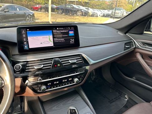 Used 2022 BMW 530i xDrive 530i xDrive w/ Luxury Seating Package image 16