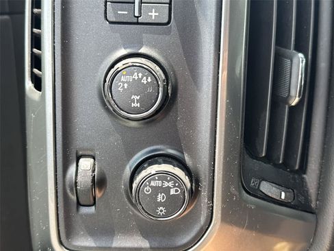 Used 2018 Chevrolet Silverado 1500 LTZ Z71 AWD/4WD image 23