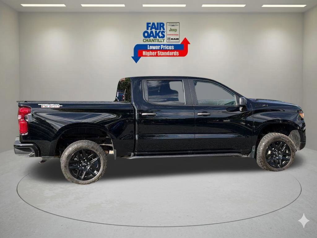 Used 2025 Chevrolet Silverado 1500 Custom Trail Boss w/ LPO, Dark Essentials Package AWD/4WD image 7