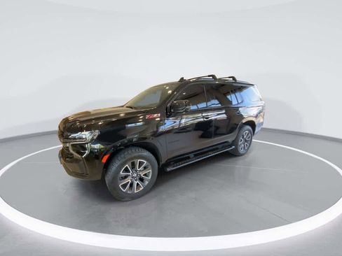 Used 2022 Chevrolet Tahoe Z71 w/ Luxury Package AWD/4WD image 4
