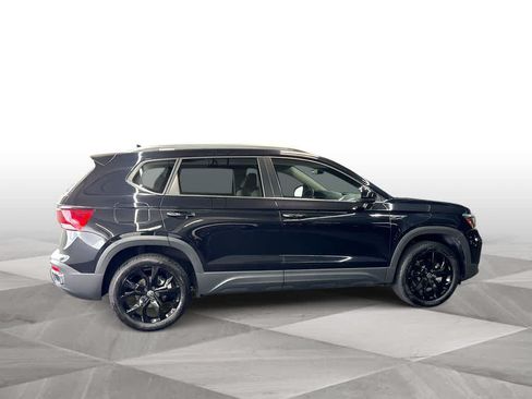Certified 2024 Volkswagen Taos SE FWD image 9