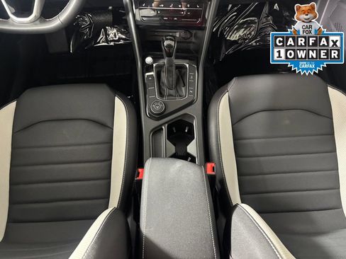 Used 2026 Volkswagen Taos SEL AWD/4WD image 19