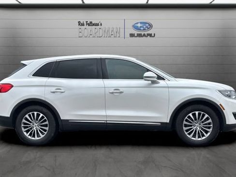 Used 2016 Lincoln MKX Select w/ Select Plus Package FWD image 3