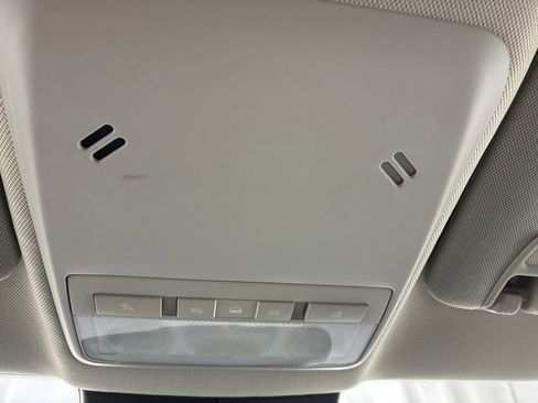 Used 2019 Buick Encore Sport Touring image 19