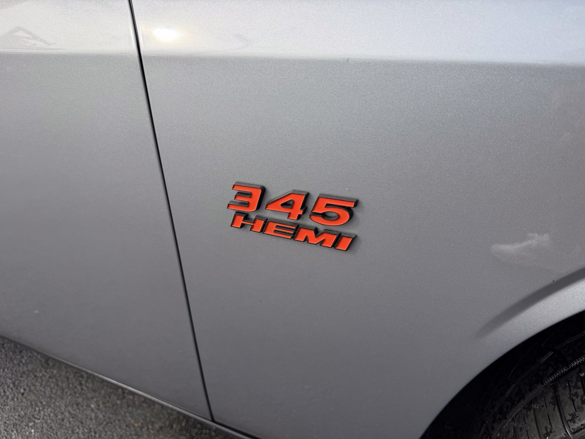 Used 2018 Dodge Challenger R/T RWD image 9
