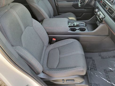 Used 2023 Honda Pilot Sport image 15