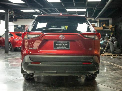 Used 2020 Toyota RAV4 LE w/ Carpet Mat Package FWD image 6