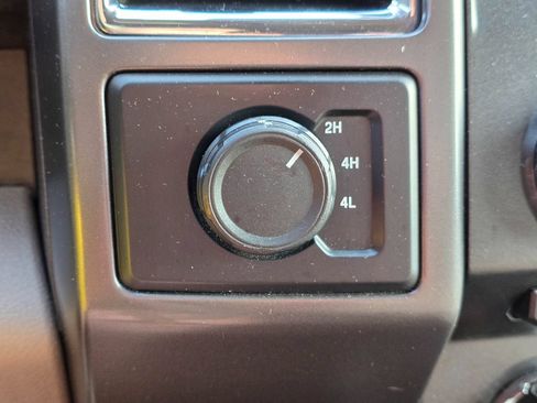 Used 2017 Ford F150 XLT AWD/4WD image 18