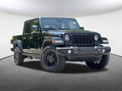 Used 2024 Jeep Gladiator Overland AWD/4WD image 2