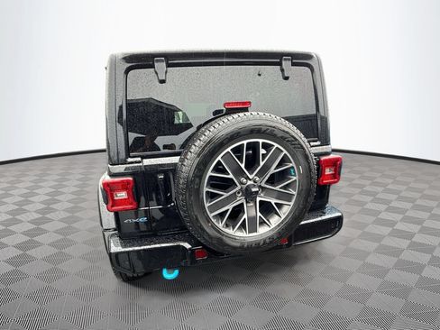 Certified 2023 Jeep Wrangler Unlimited Sahara AWD/4WD image 7