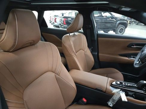 New 2025 Toyota Crown Signia image 10