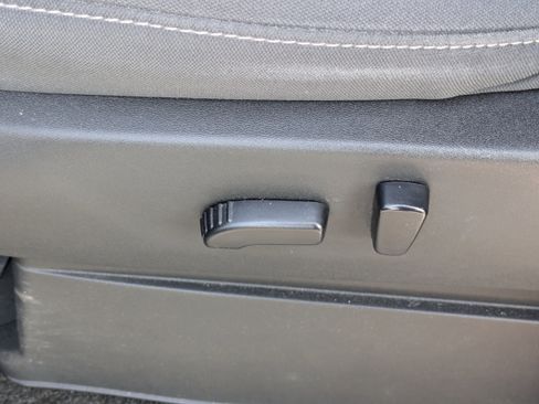 Used 2022 Nissan Frontier SV image 21