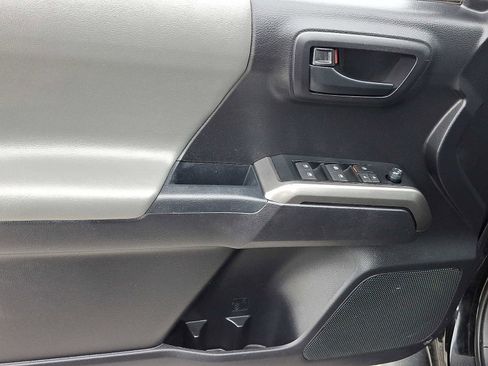 Certified 2020 Toyota Tacoma SR5 image 15