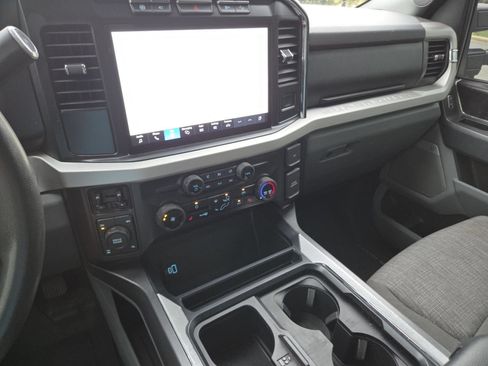 Used 2023 Ford F350 XLT w/ XLT Premium Package AWD/4WD image 33