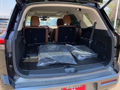 New 2026 Nissan Pathfinder Platinum AWD/4WD image 28