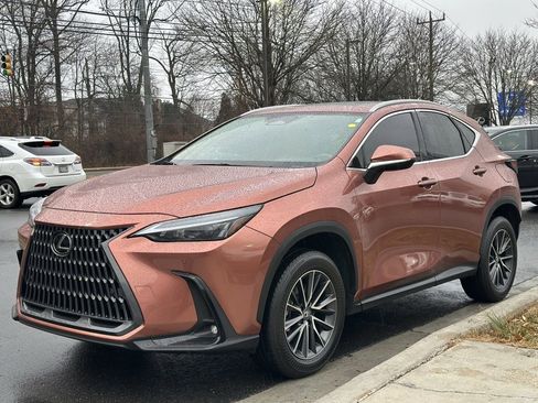 Used 2025 Lexus NX 250 FWD w/ Premium Package image 3