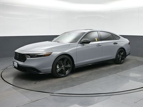 Used 2023 Honda Accord Sport image 3