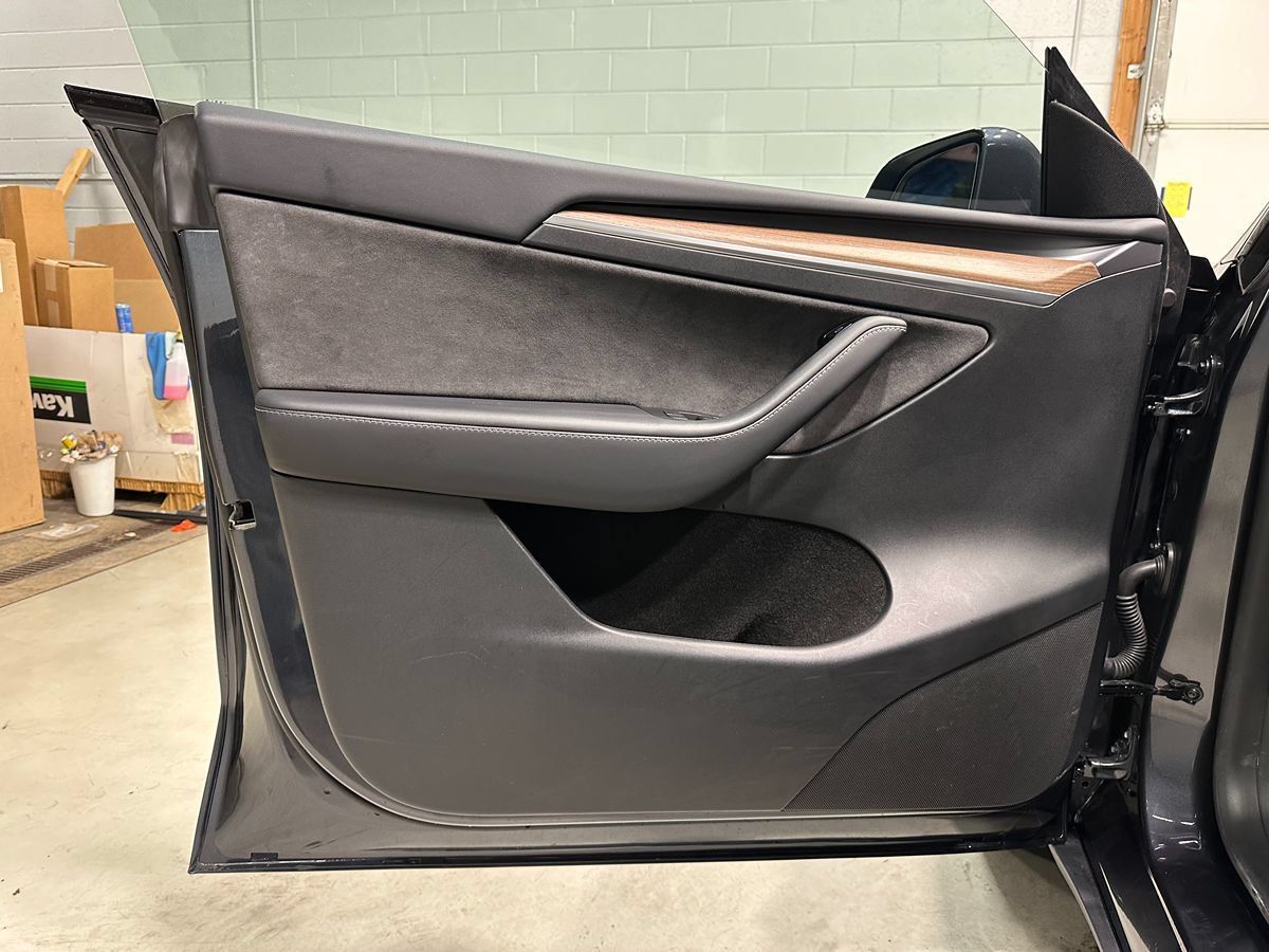 Used 2024 Tesla Model Y Long Range AWD/4WD image 22
