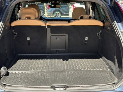 Certified 2023 Volvo XC60 T8 Ultimate image 34