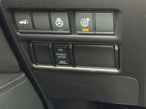 Used 2024 Nissan Armada Platinum w/ Captain's Chairs Package image 23