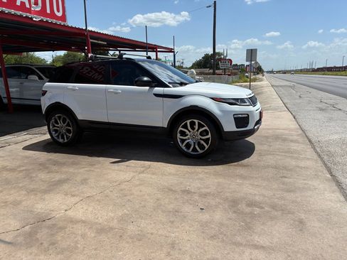 Used 2017 Land Rover Range Rover Evoque SE AWD/4WD image 7