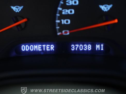 Used 2004 Chevrolet Corvette Convertible w/ Preferred Equipment Group image 40