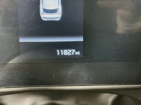 Used 2025 Kia Sportage EX FWD image 19