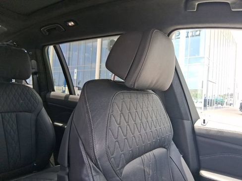 Used 2024 BMW X7 xDrive40i w/ Executive Package AWD/4WD image 18