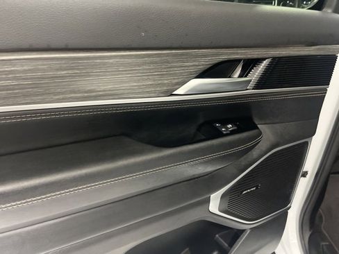 Used 2024 Jeep Wagoneer Series II image 32