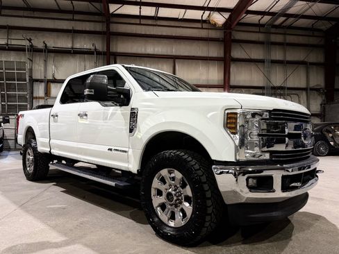 Used 2018 Ford F250 Lariat w/ Chrome Package AWD/4WD image 1