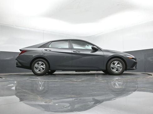 New 2026 Hyundai Elantra SE image 14