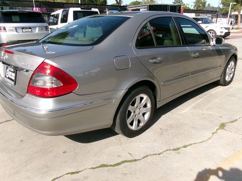 Used 2008 Mercedes-Benz E 320 BlueTEC Sedan image 6
