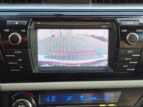 Used 2015 Toyota Corolla LE FWD image 12