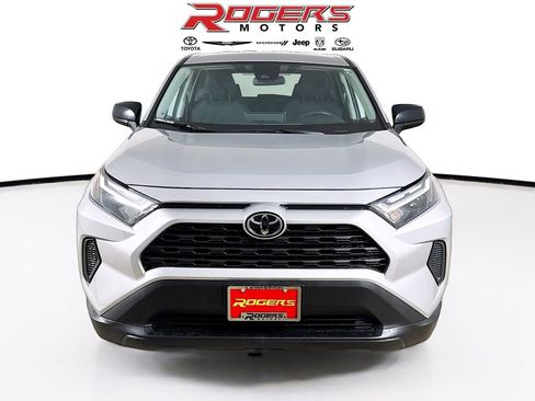 Used 2025 Toyota RAV4 LE image 2