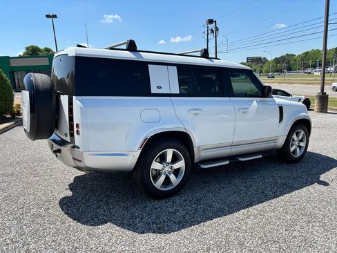 Used 2023 Land Rover Defender 130 SE image 7